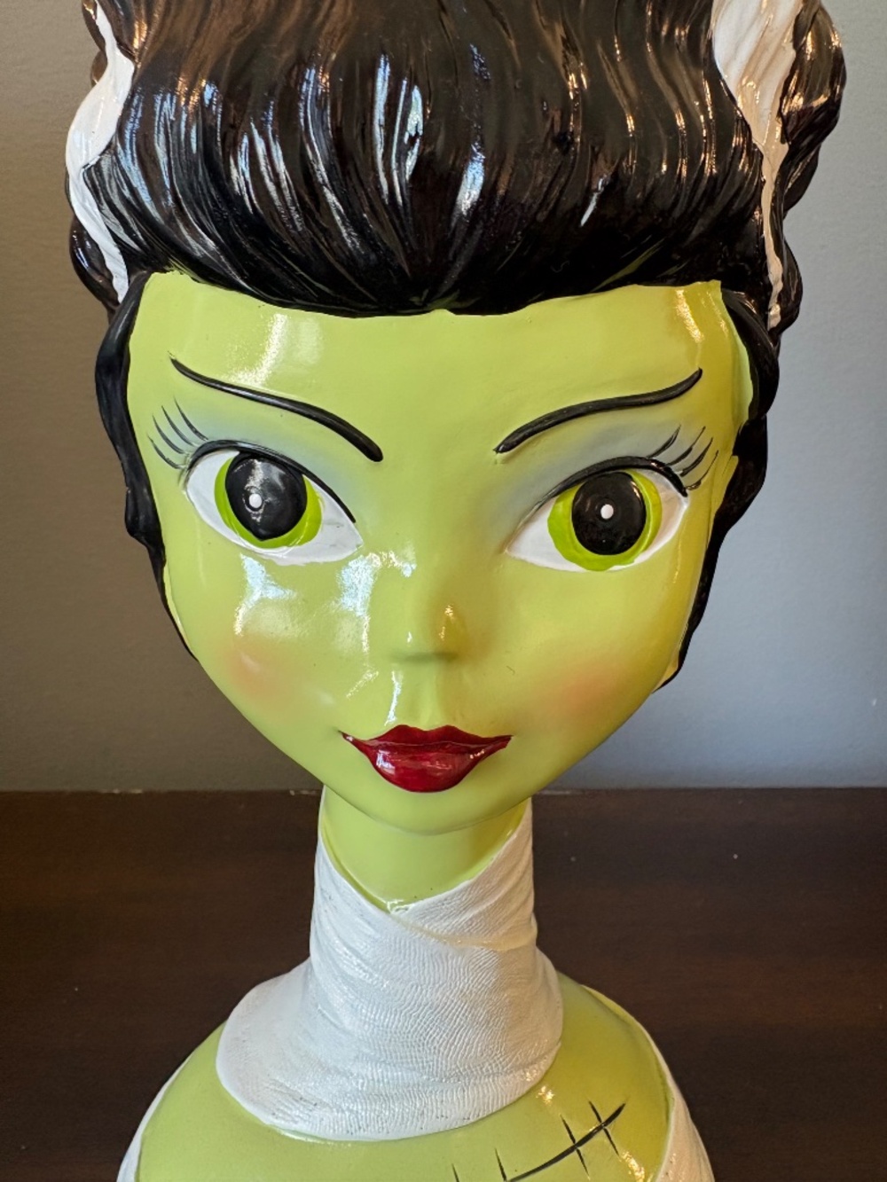 New! Halloween Retro Glamour Girl Bride of Frankenstein Bust! 🖤 - Picture 2 of 7